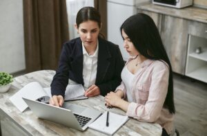 KI-Beratung im Bildungssektor: Was Schulen 2026 lernen