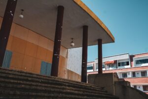 Schulgebäude-Sanierung 2026: Digital planen, lokal bauen